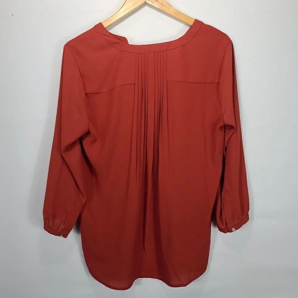 JM Collection Rivet Pleated-Back Blouse - Picture 7 of 12